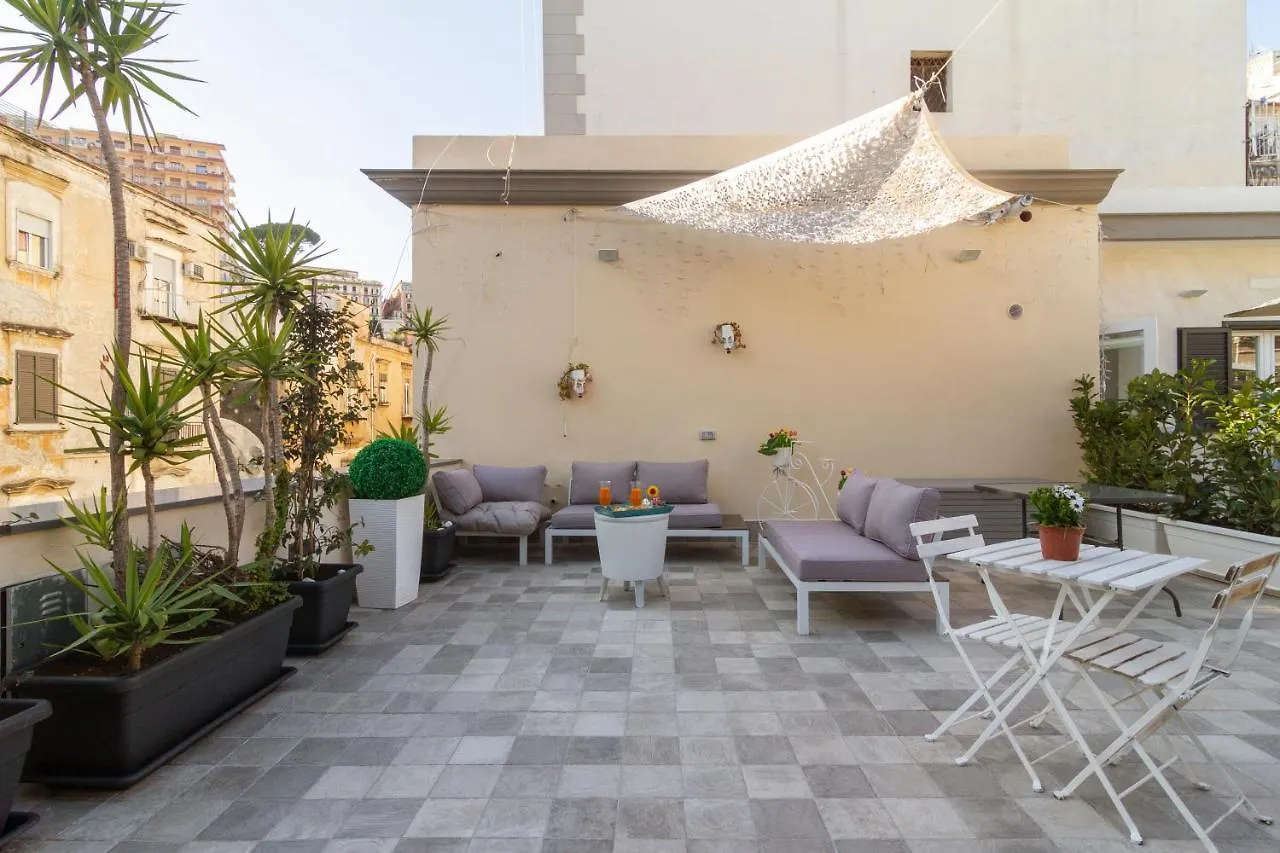 Elite House Free Parking For Small Cars Only Apartment